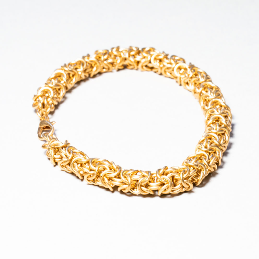 armband av bronsringar