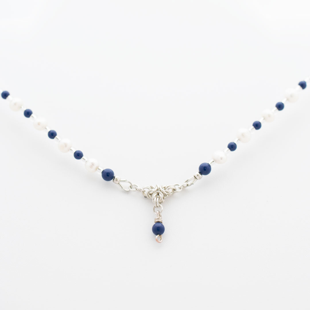 halsband av swarovskipärlor