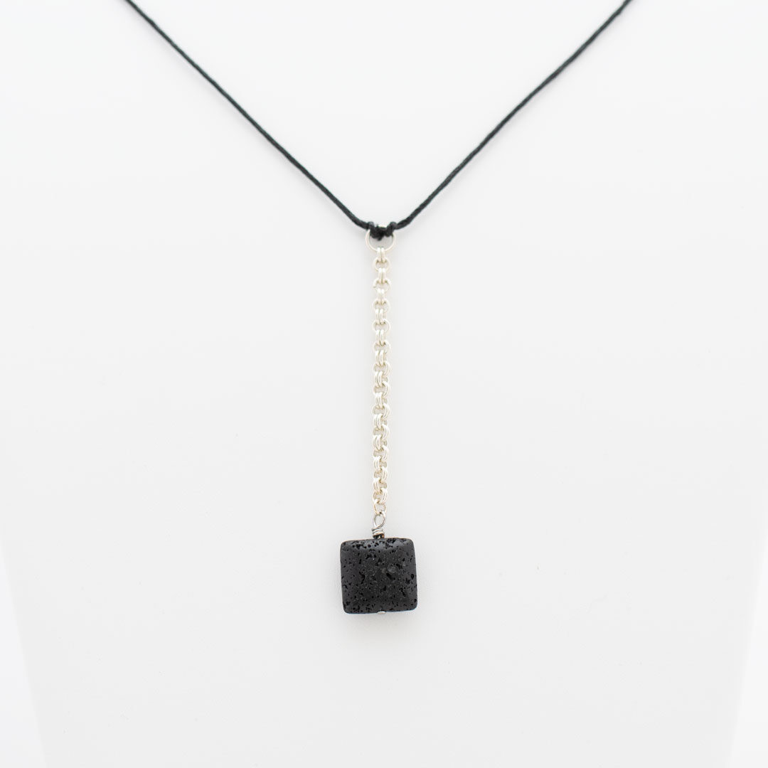 läderhalsband med lavasten