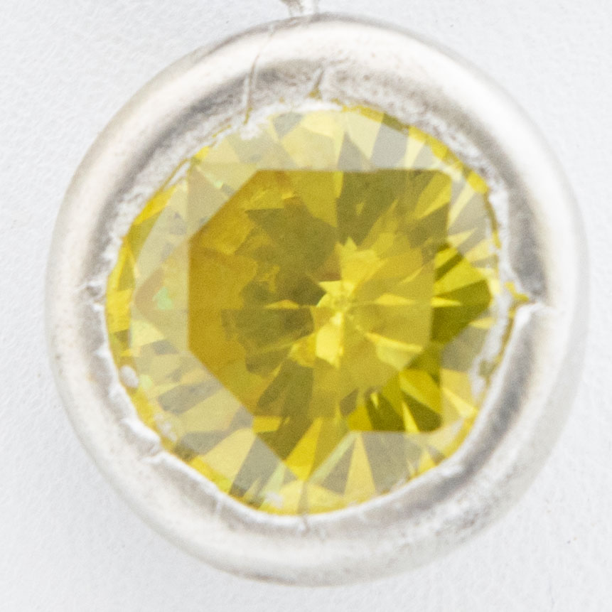 cubic-zirkonia-apple-green