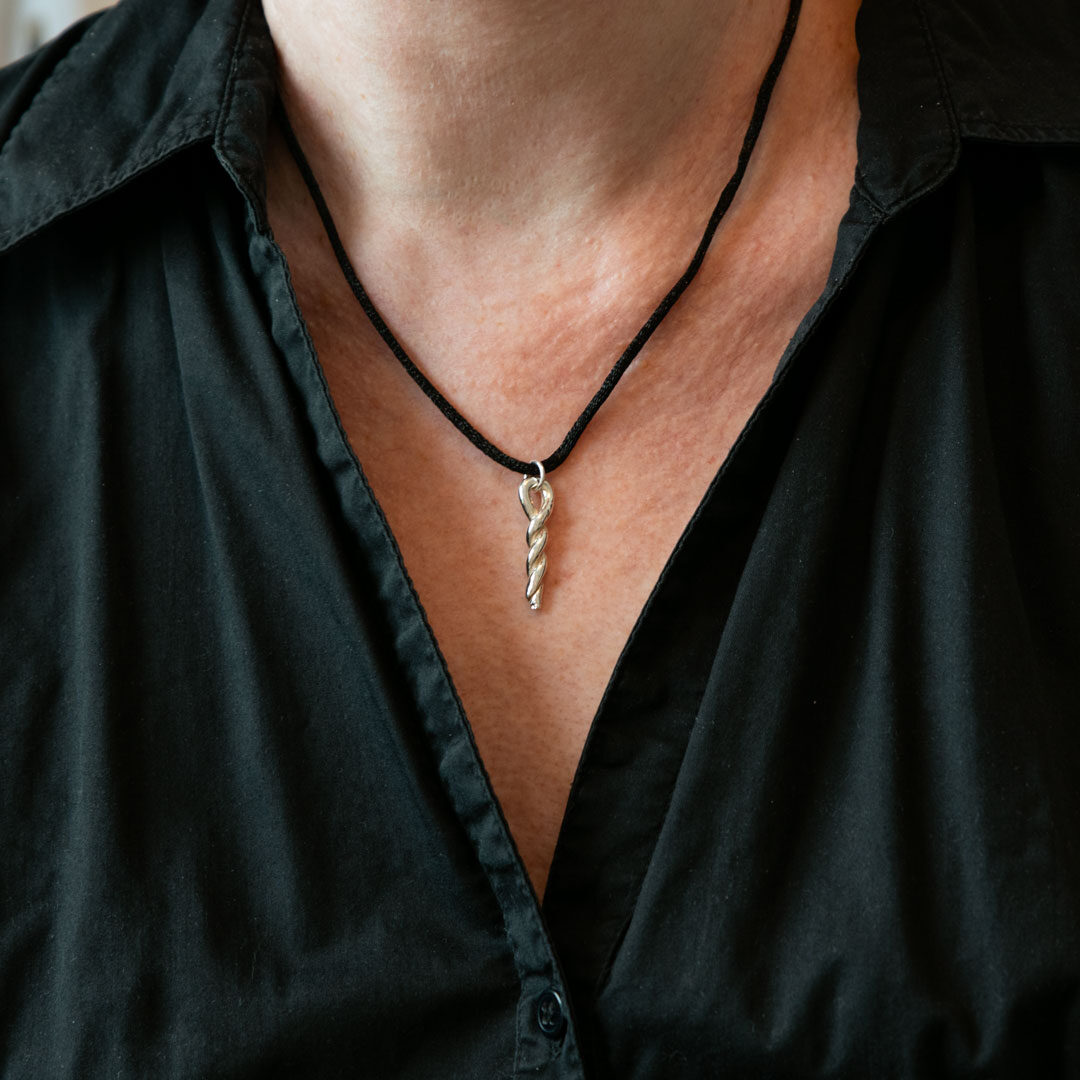 halsband-skruven-modell
