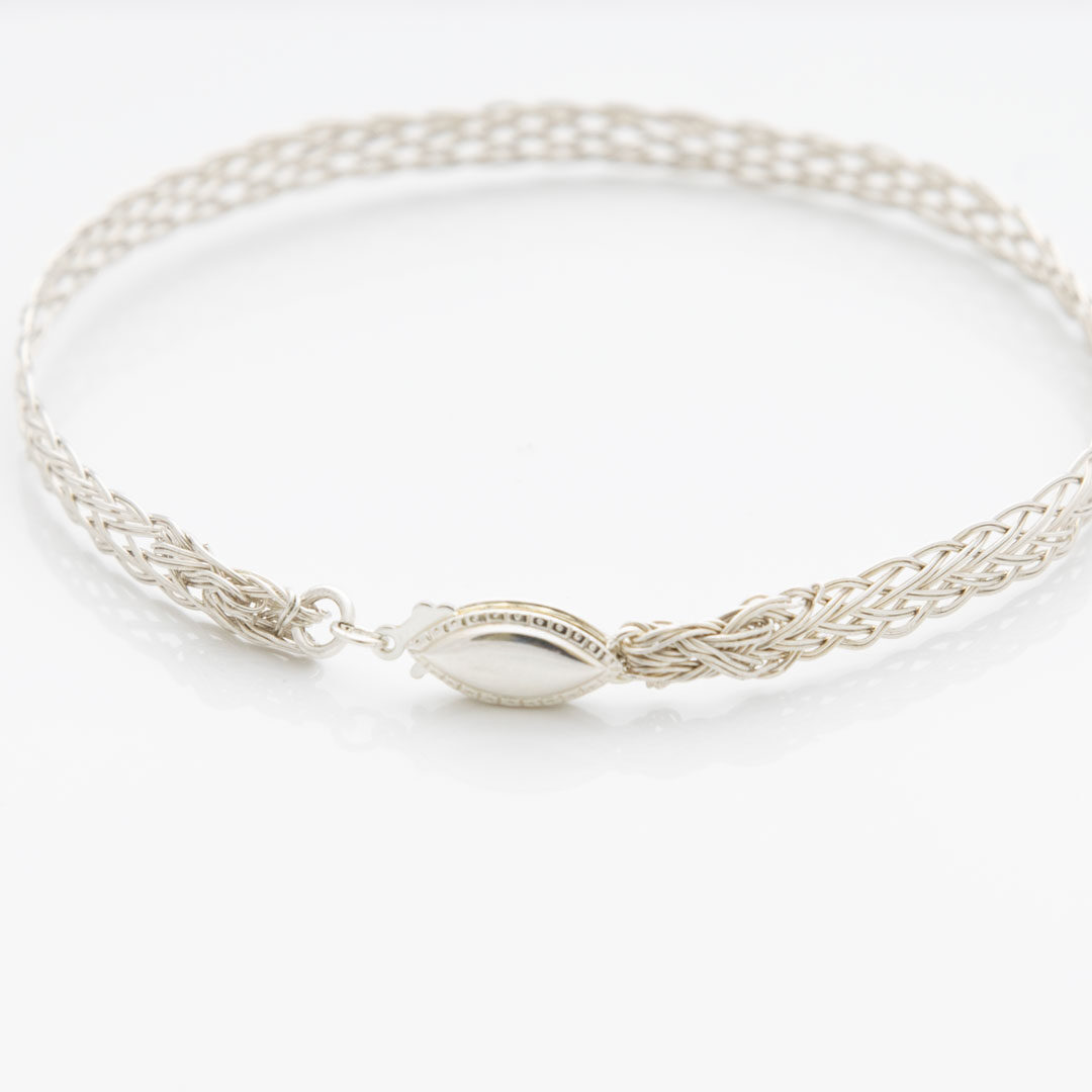 instickslås-silverarmband-anna